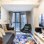 Uptown Parksuites Sky Garden Flr Bright Airy 2 Bedroom Balcony
