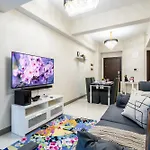 Uptown Parksuites Sky Garden Flr Bright Airy 2 Bedroom Balcony