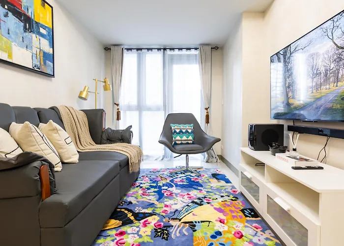 Uptown Parksuites Sky Garden Flr Bright Airy 2 Bedroom Balcony