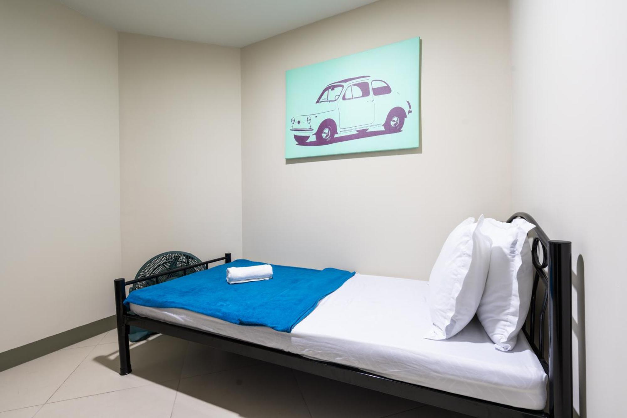 Uptown Parksuites Sky Garden Flr Bright Airy 2 Bedroom Balcony Apartment Manila