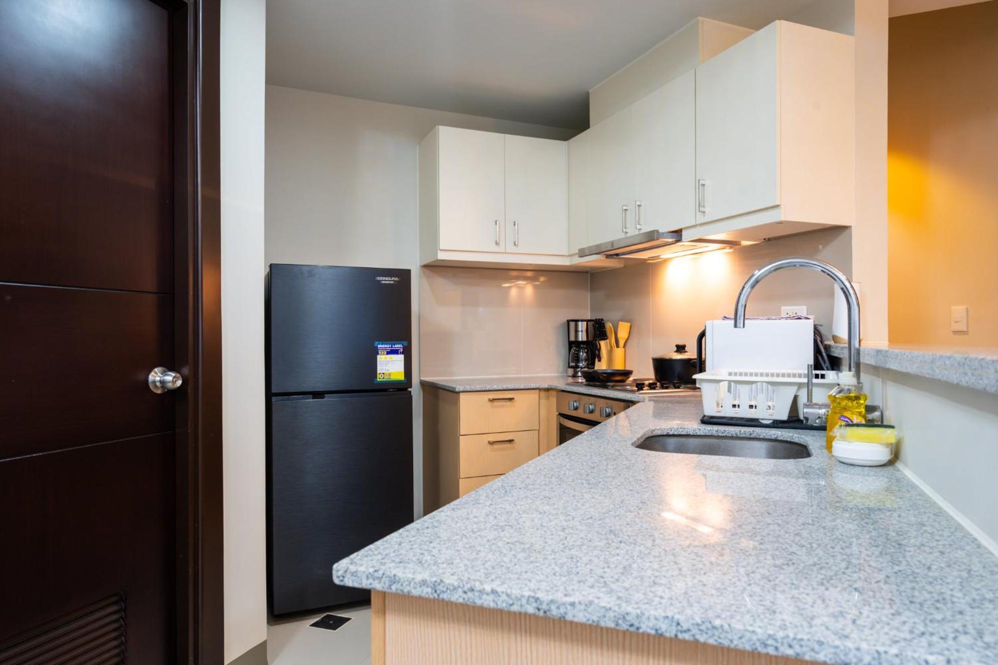 Uptown Parksuites Sky Garden Flr Bright Airy 2 Bedroom Balcony * Manila