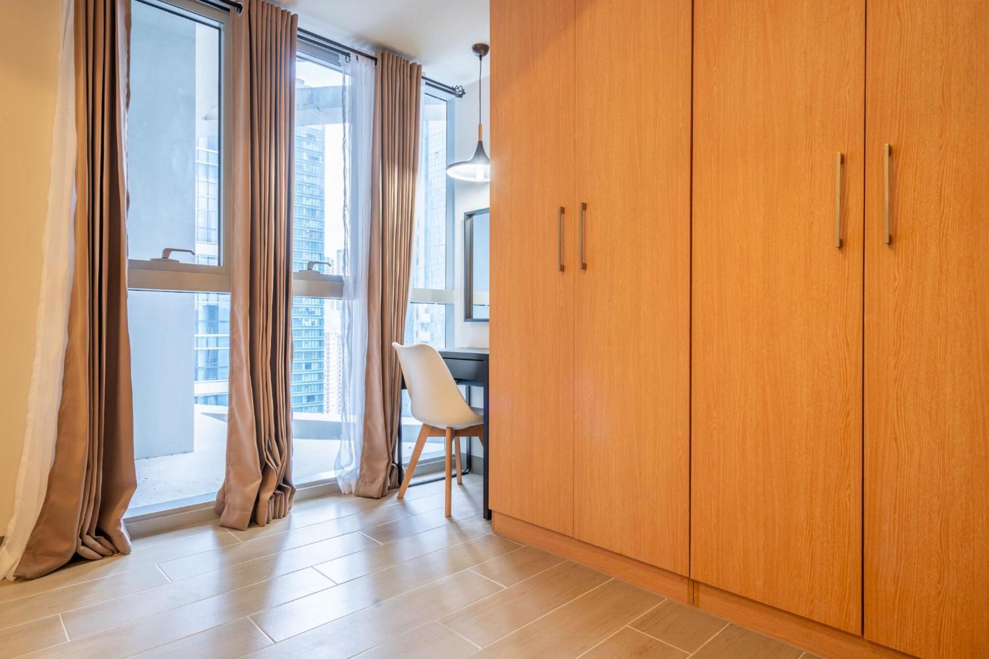 Uptown Parksuites Sky Garden Flr Bright Airy 2 Bedroom Balcony * Manila