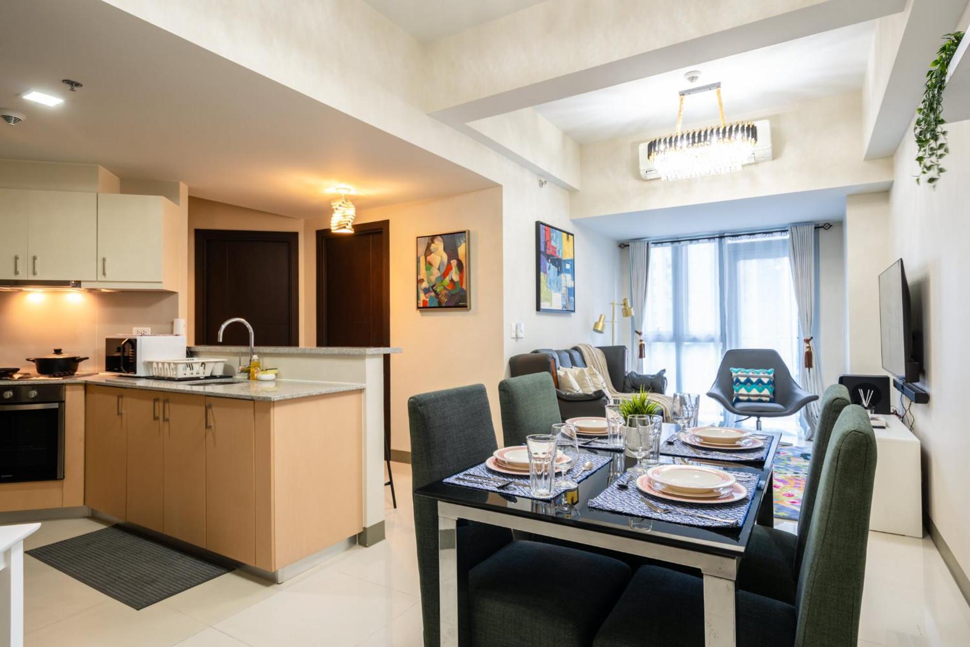 Apartment Uptown Parksuites Sky Garden Flr Bright Airy 2 Bedroom Balcony *